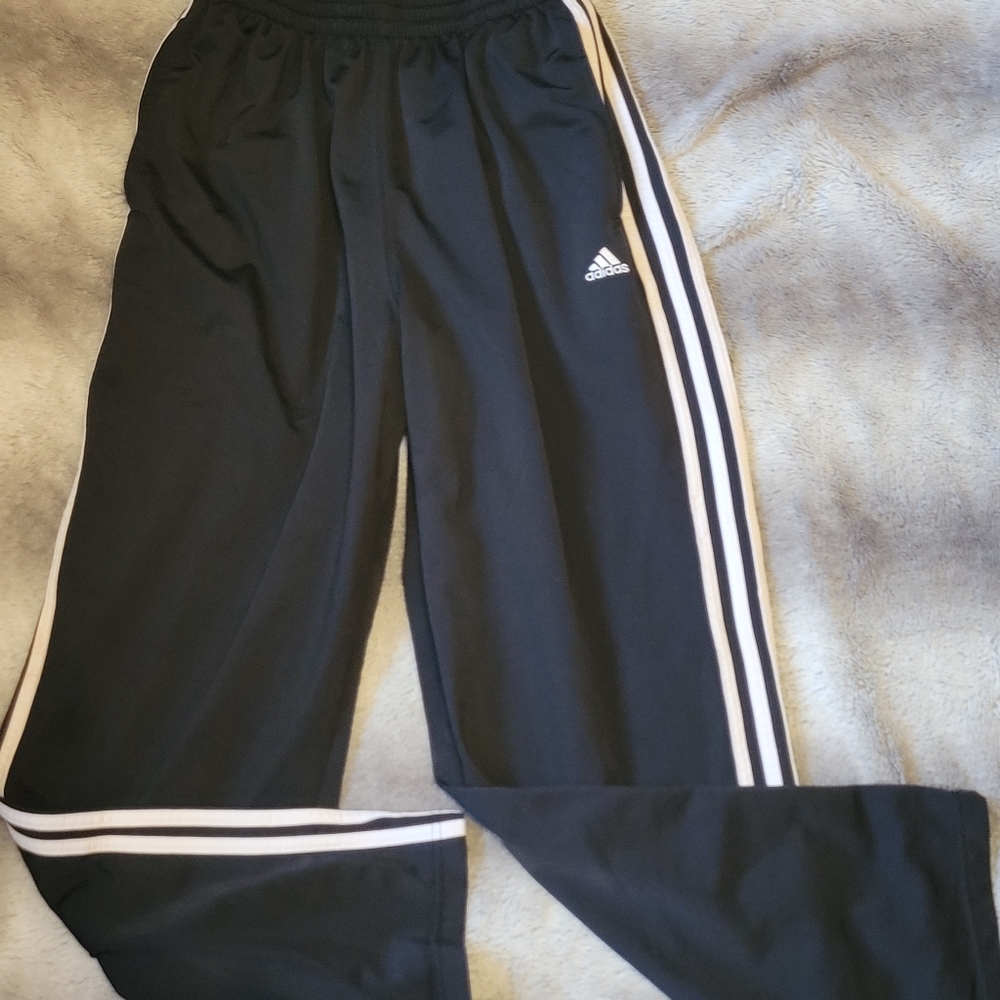 Mens Adidas 3 stripe training pants Sz Medium
